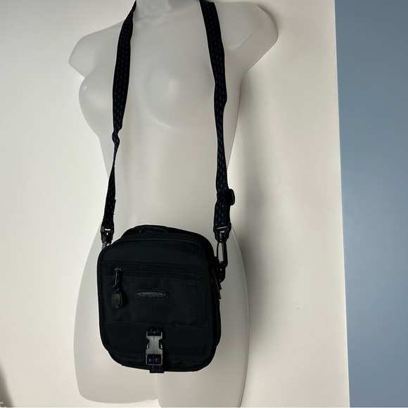 Samsonite Small Black Travel Bag w/Canvas Strap - Picture 1 of 9